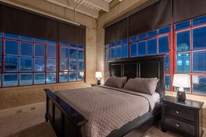 3 slaapkamers, een strijkplank/strijkijzer, reisbedje, gratis wifi