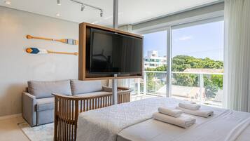 Iron/ironing board, internet, bed sheets