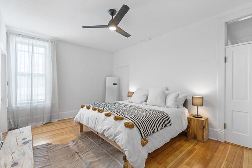 Lawless Rico: Metropole Room