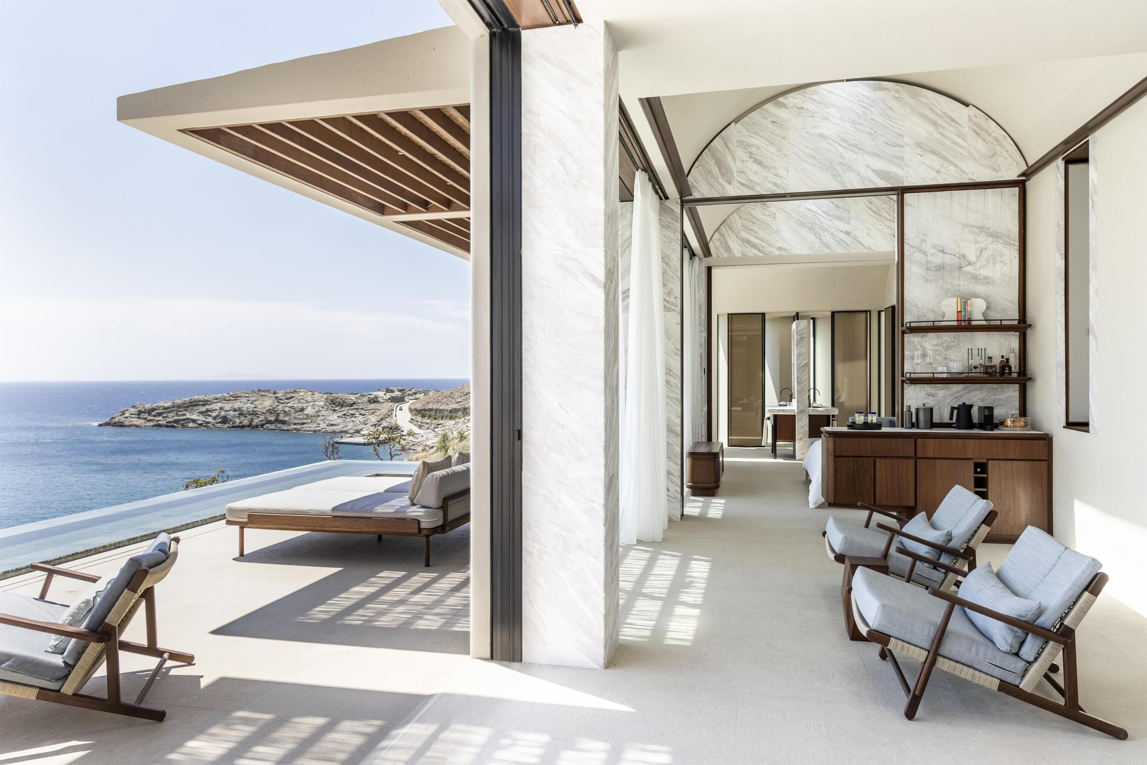 Grand Villa, 4 Bedrooms, Oceanfront | Room amenity