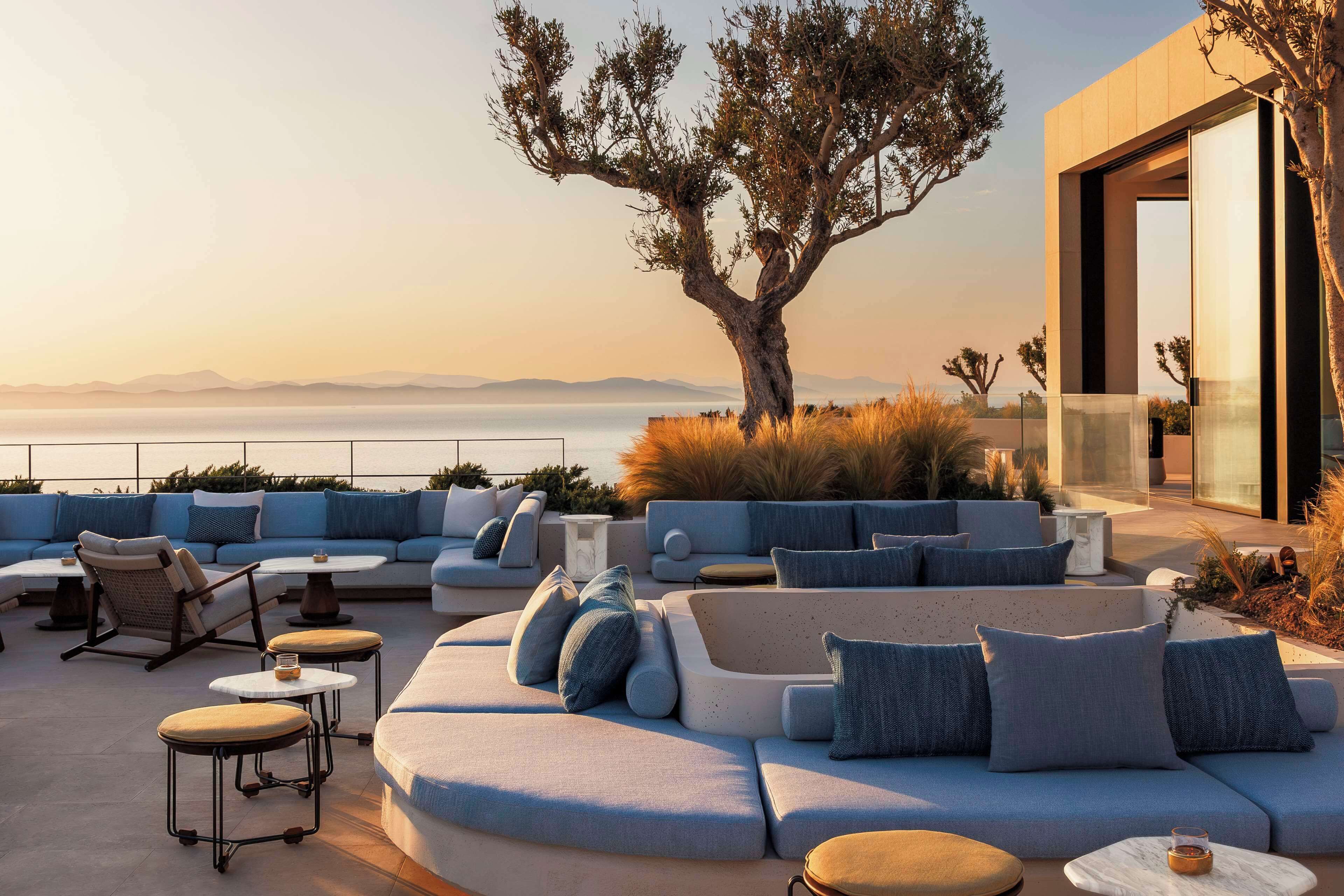 5 Bars/Lounges, Poolbar