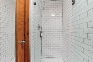 Bathroom - Cozy retreat in Thornton, PA! (Thornton)