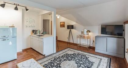 Thornton Studio w/ Kitchenette