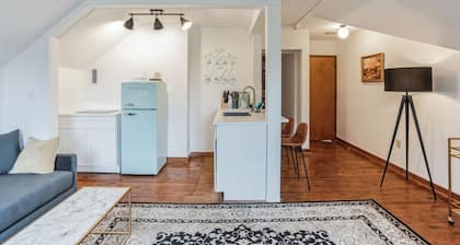Thornton Studio w/ Kitchenette