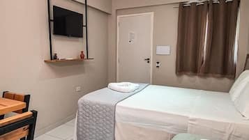 Standard Triple Room | Laptop workspace, free WiFi