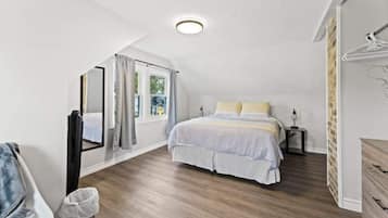3 bedrooms, iron/ironing board, travel cot, free WiFi