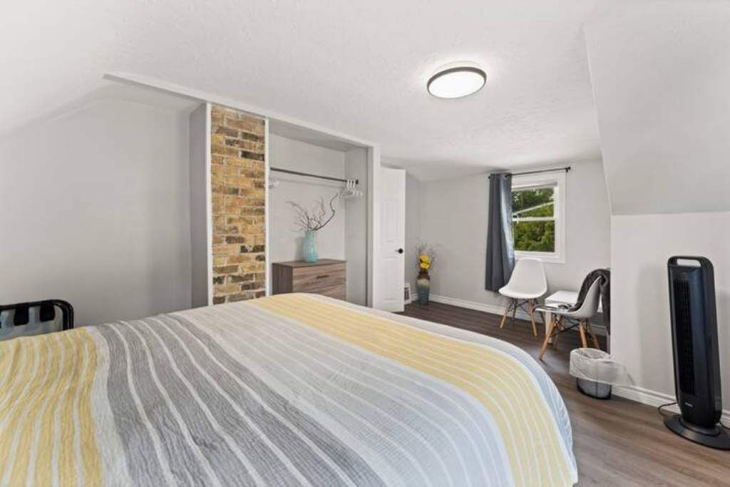 3 bedrooms, iron/ironing board, travel crib, free WiFi