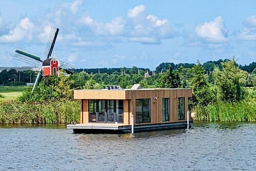 Houseboat `Surla AquaZen` Kaag with free dinghy