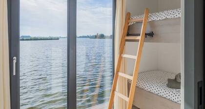 Houseboat `Surla AquaZen` Kaag with free dinghy