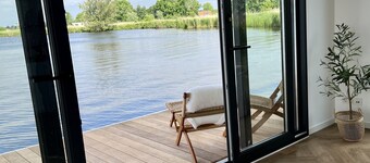 Houseboat "Nevel" at the Kagerplassen tender included