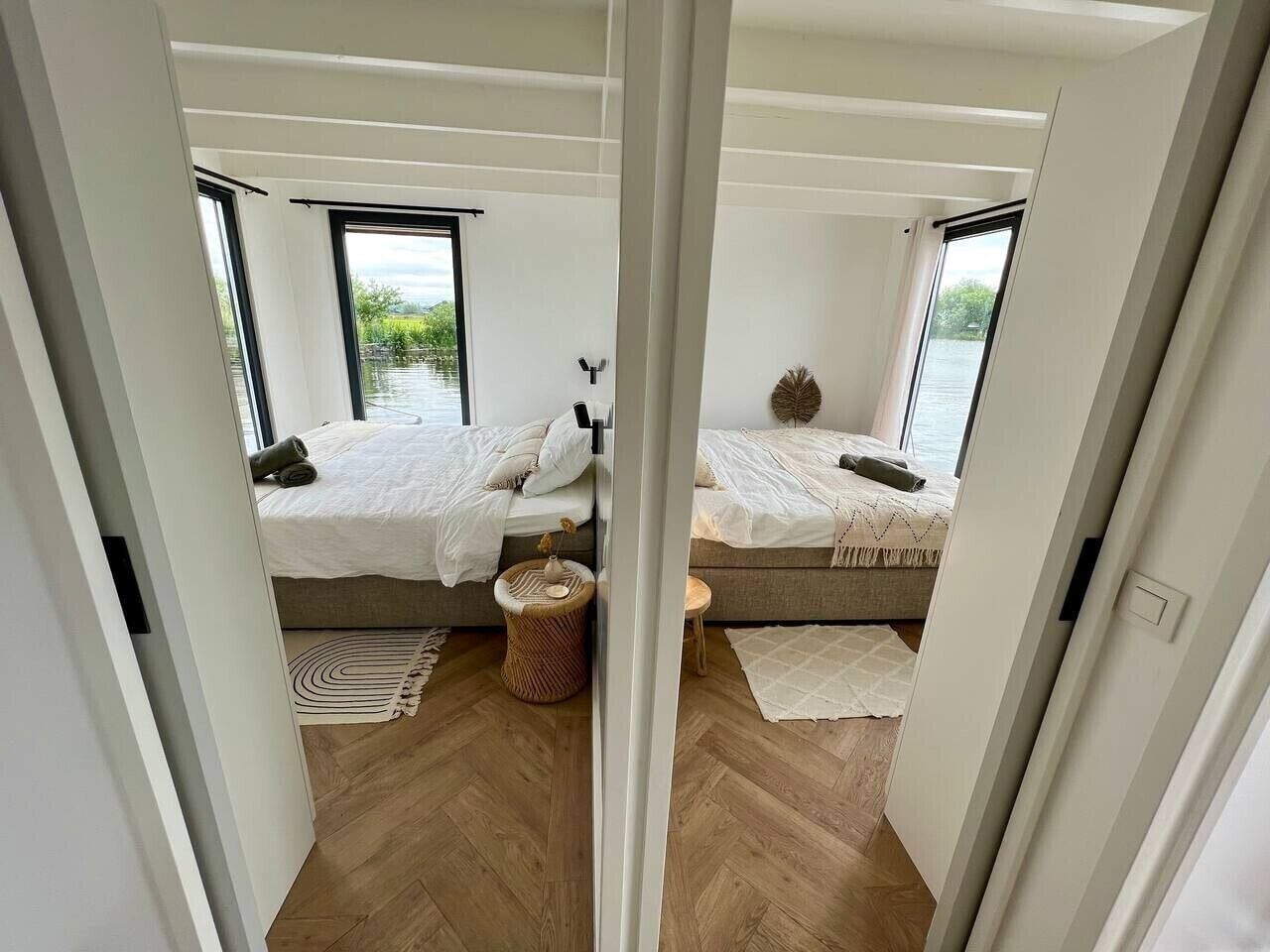 Desk, WiFi (free), bed sheets