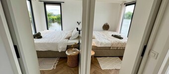 Surla houseboat `Nevel` Kagerplassen