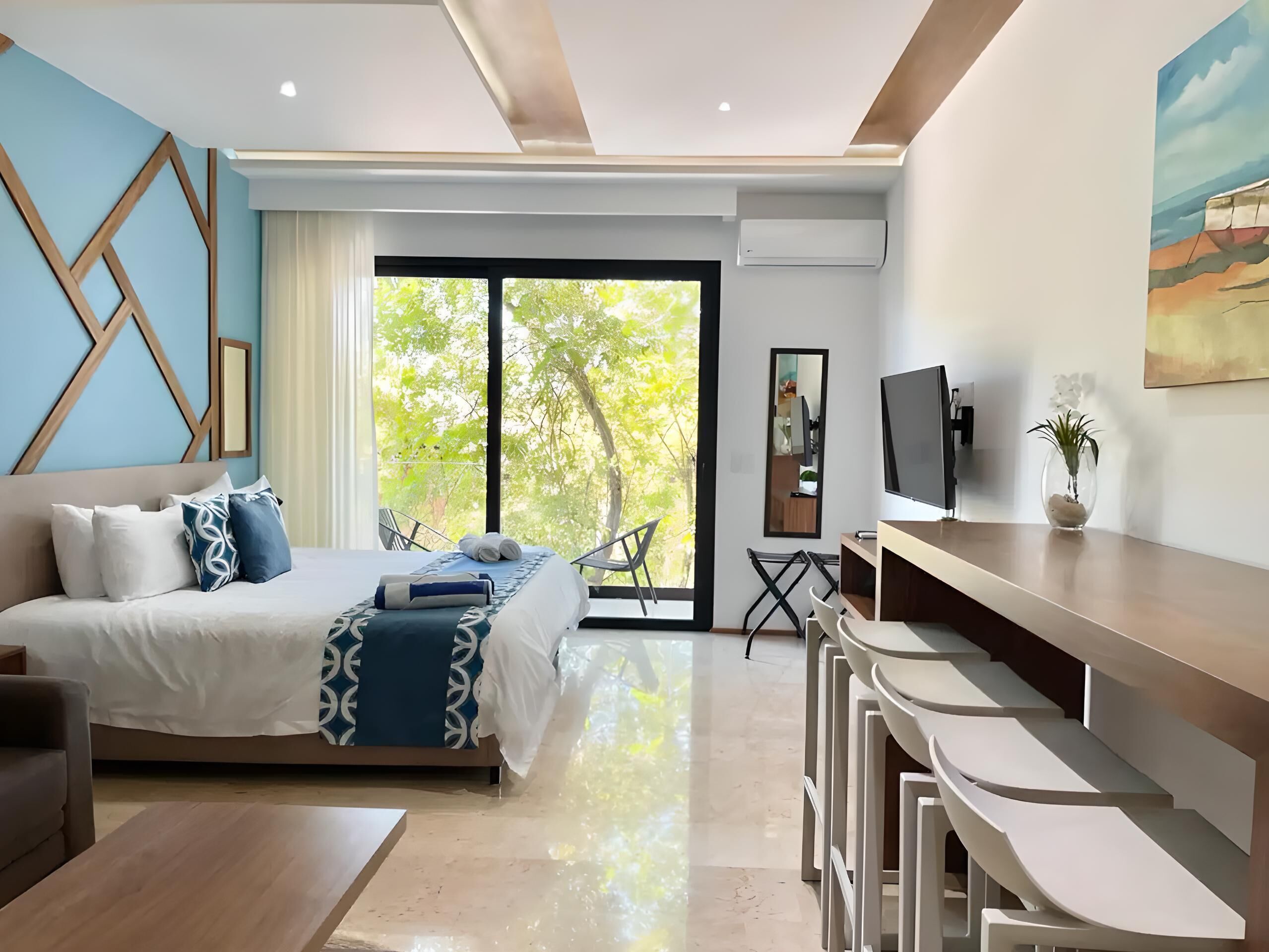 Coffres-forts dans les chambres, fer et planche à repasser