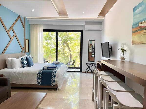 Family Studio | In-room safe, iron/ironing board, free WiFi - Liltown by Andiani Travel (Playa del Carmen)