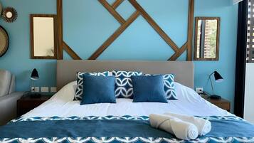 Family Studio | In-room safe, iron/ironing board, free WiFi