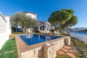 Pool - 4 bedroom house with pool and mooring (Empuriabrava)