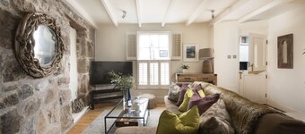 Tathra Beach Cottage -  a cottage that sleeps 5 guests  in 3 bedrooms