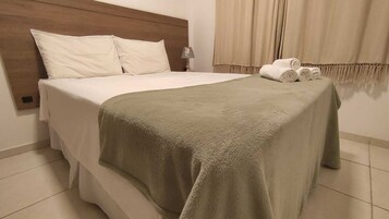 1 bedroom, desk, free WiFi, bed sheets