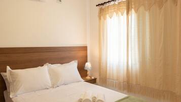 1 slaapkamer, een bureau, gratis wifi, beddengoed