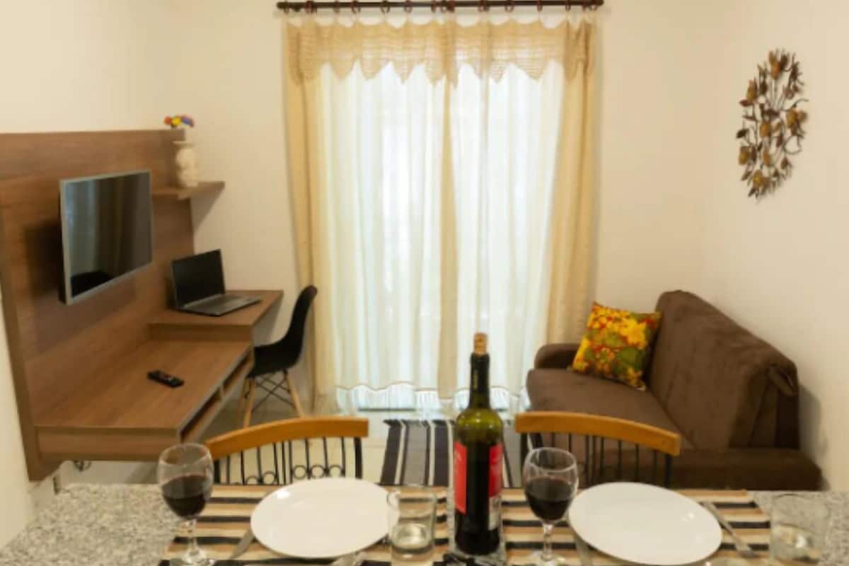 Superior Apartment, 1 Katil Kelamin (Double) dengan Katil Sofa | Ruang tamu | 36 inci sebuah televisyen pintar dengan digital