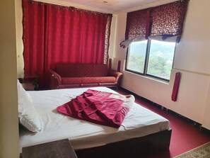 Soundproofing, free WiFi