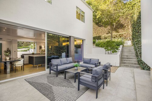 Rising Glen  - Your Dream Home in The Heart of The Iconic Hollywood Hills!