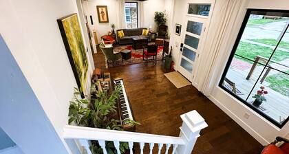 Casa Delmar! In the Heart of SGF! Right by MSU