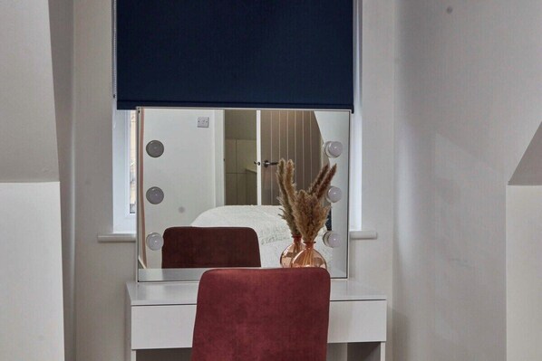 4 quartos, ferros/tábuas de passar roupa, Wi-Fi de cortesia