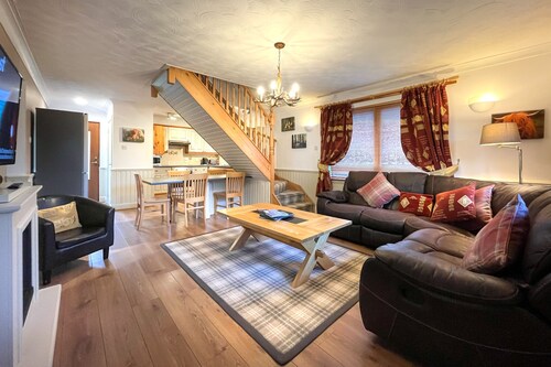 Inchmurrin Lodge with private hot tub