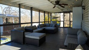 Terrace/patio - River Retreat
 (Bird in Hand)