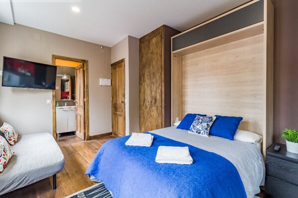 1 bedroom, iron/ironing board, travel crib, free WiFi