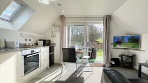 Smart-TV og peis