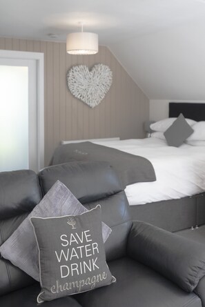 1 chambre, bureau, fer et planche à repasser, Wi-Fi gratuit