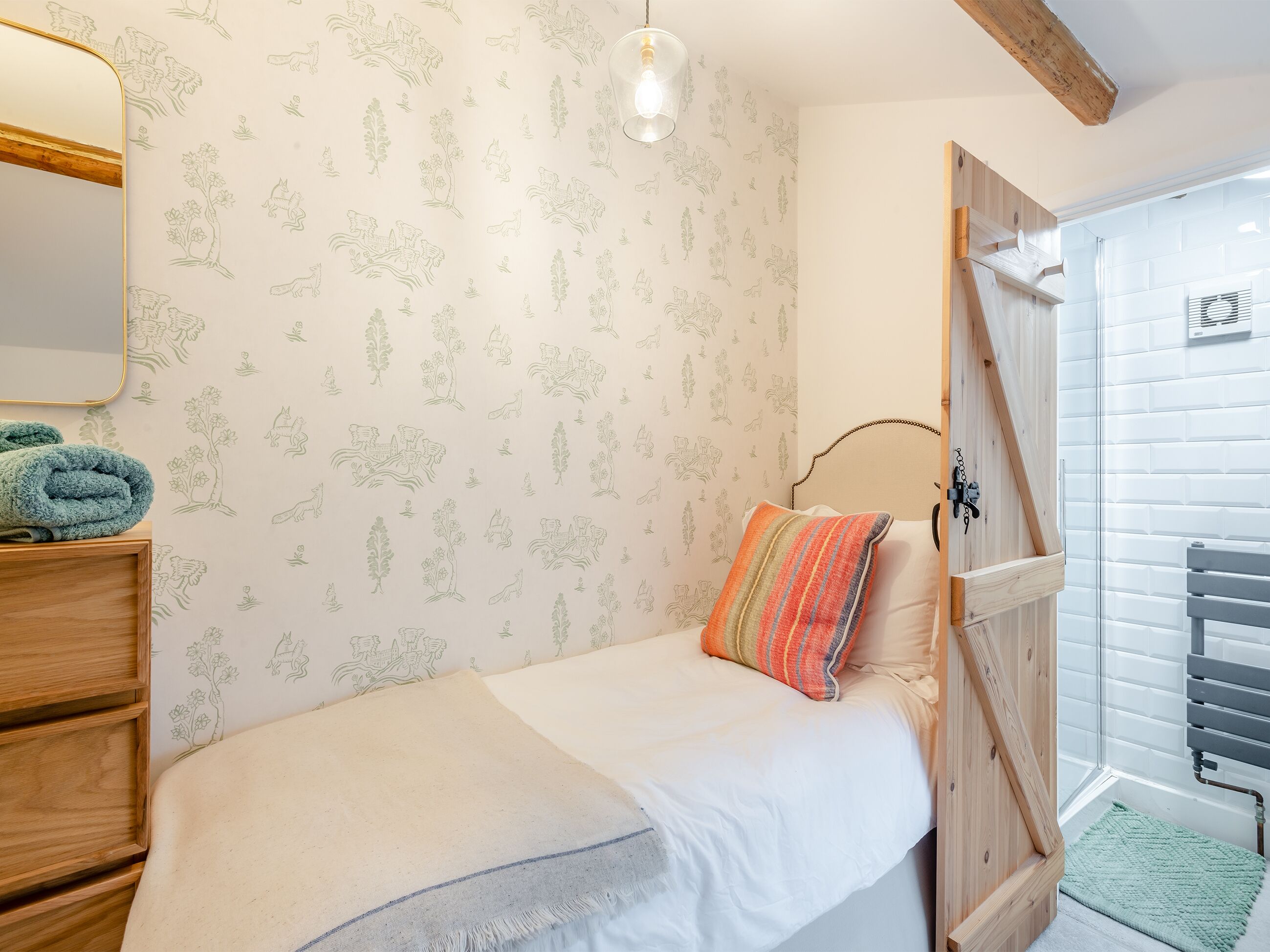 3 bedrooms, free WiFi, bed sheets