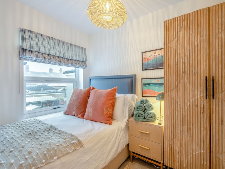 3 Bedroom Accommodation In Lowestoft - Lowestoft