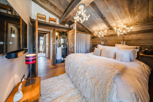 7 bedrooms, iron/ironing board, Internet, bed sheets