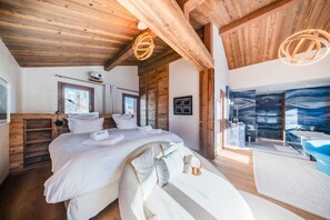 7 bedrooms, iron/ironing board, Internet, bed sheets