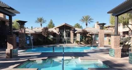 Come enjoy this tranquil oasis by day or party on the Strip at night.