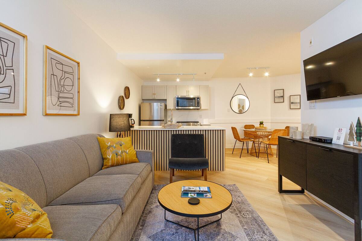 Standard Apartment | Living area | Fireplace