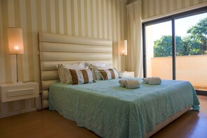 2 chambres, fer et planche à repasser, accès au Wi-Fi (inclus)