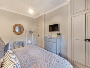 3 quartos, Wi-Fi de cortesia, roupa de cama