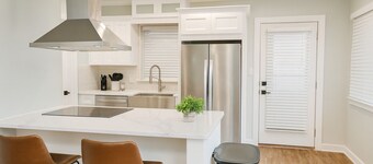 Modern Atlanta Getaway - Minutes to Downtown