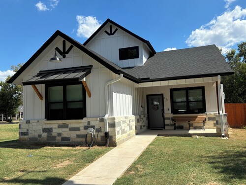Best Little Farmhouse in Bastrop