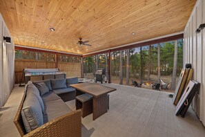 Outdoor dining - Family Fun HQ: HotTub, Firepit, Playset; Dogs OK! (Broken Bow)