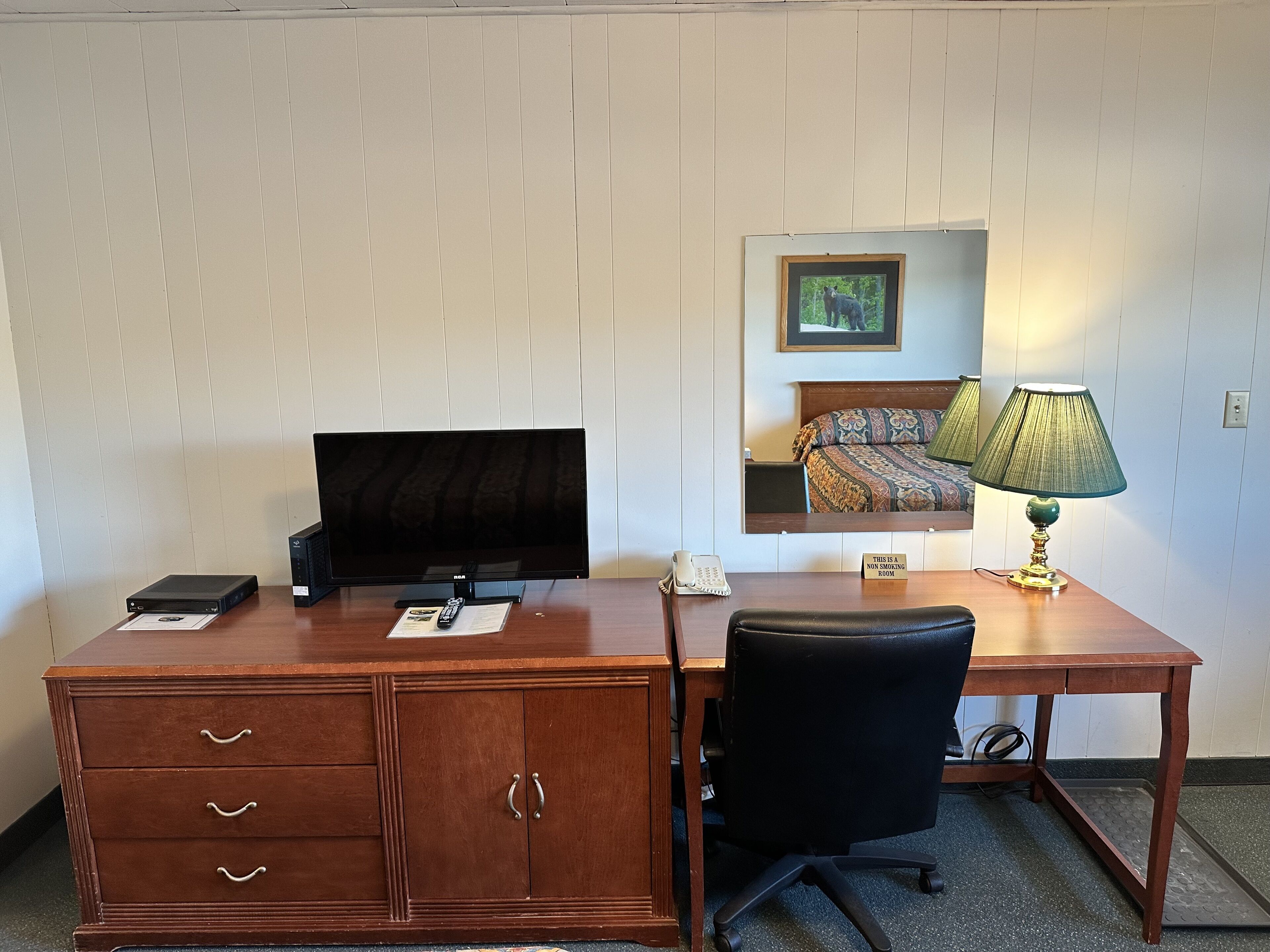 Standard Room, 2 Double Beds | Laptop workspace, free WiFi, bed sheets