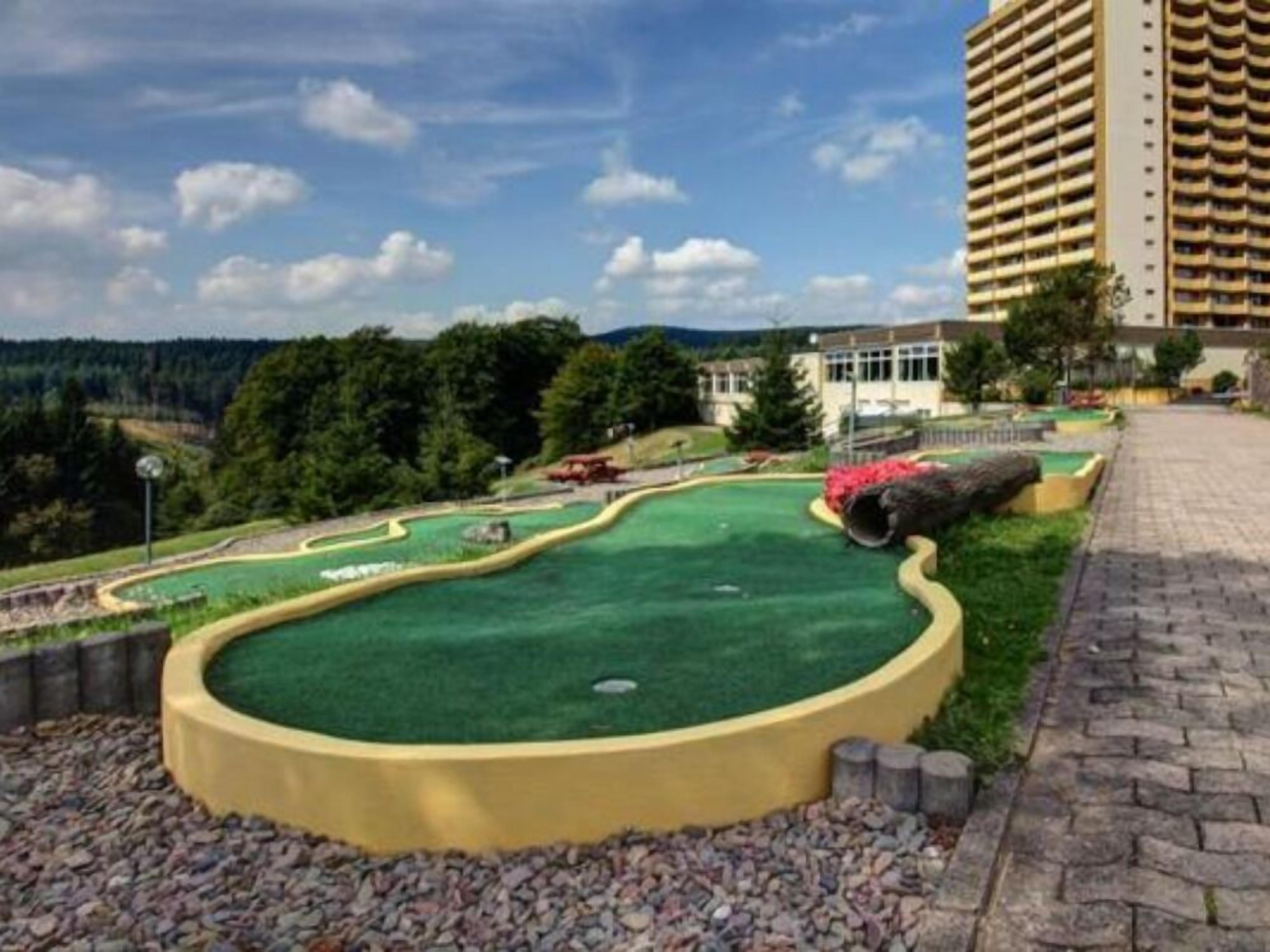 Mini-golf