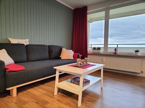 Leilighet | Individuelt dekorert, individuelt innredet og blendingsgardiner