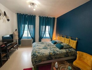 1 bedroom, soundproofing, WiFi, bed sheets