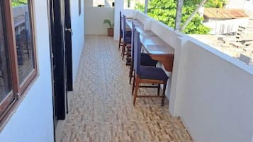 Business Double Room, Berbilang Katil | Televisyen