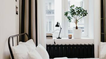 City Apartment, 1 Double Bed, Kitchenette, Courtyard View | Living area | Smart TV, Netflix, streaming services